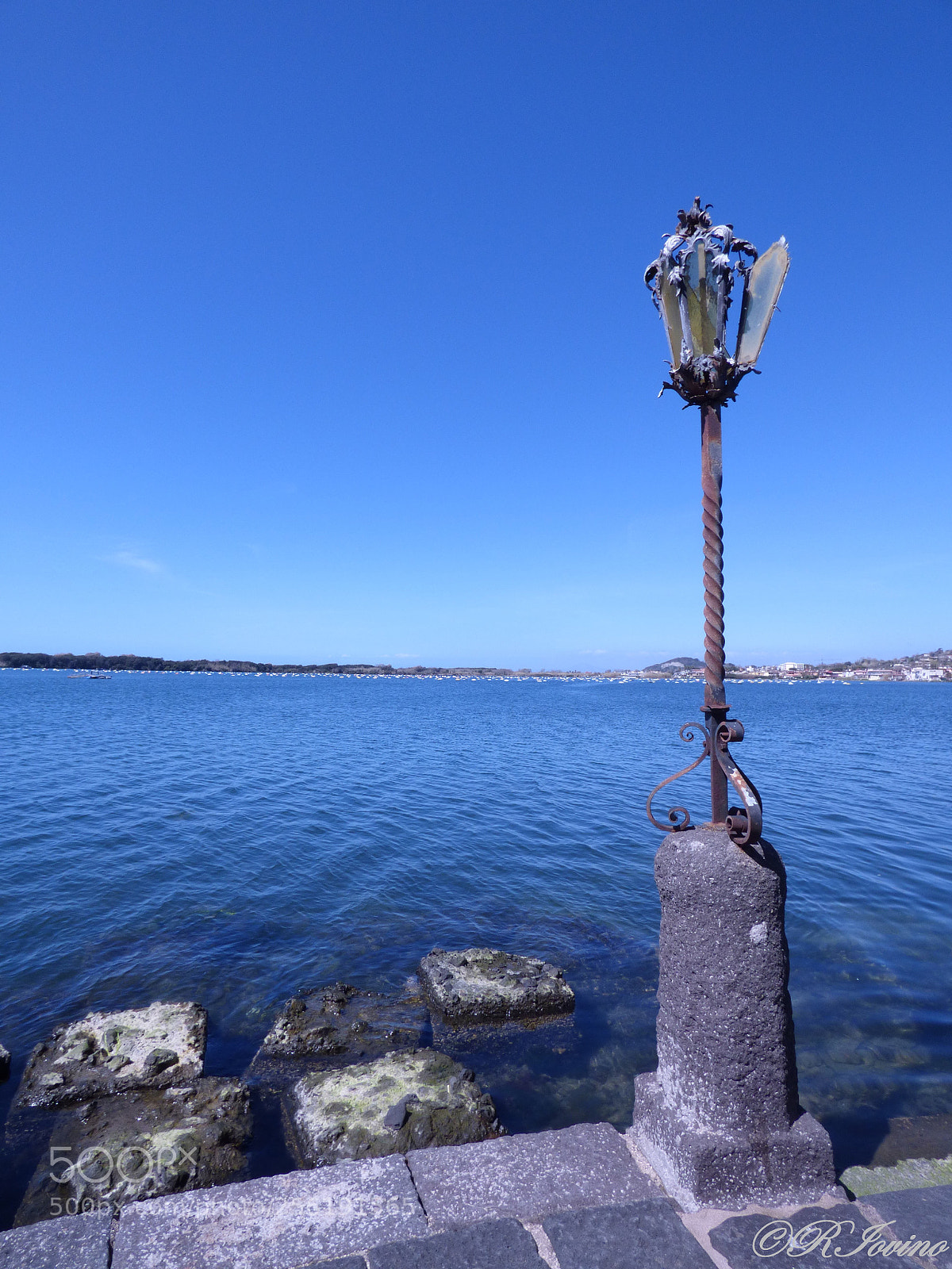 Panasonic DMC-FZ72 sample photo. Street lamp on lake photography