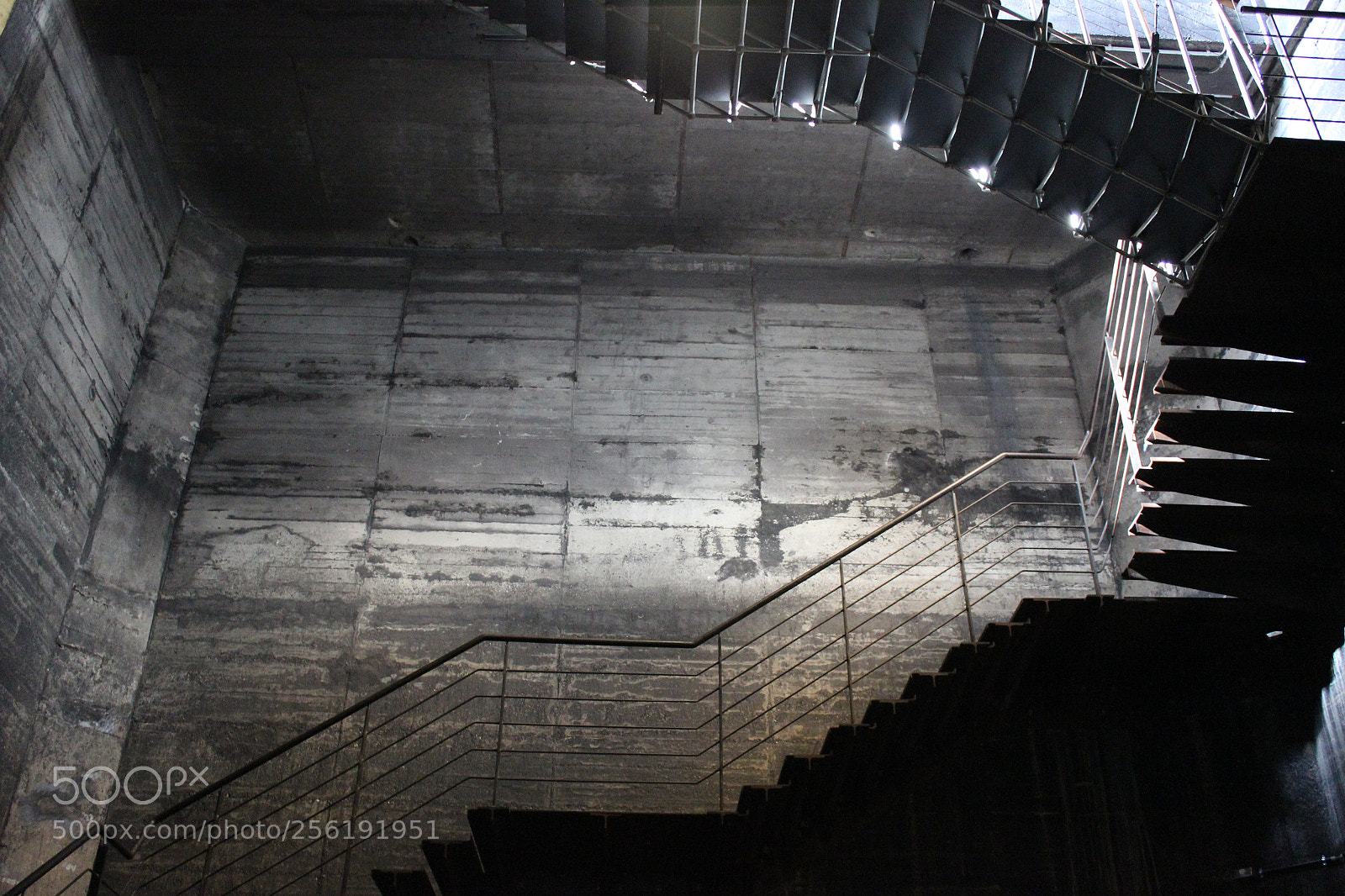 Canon EOS 600D (Rebel EOS T3i / EOS Kiss X5) sample photo. Stairs photography