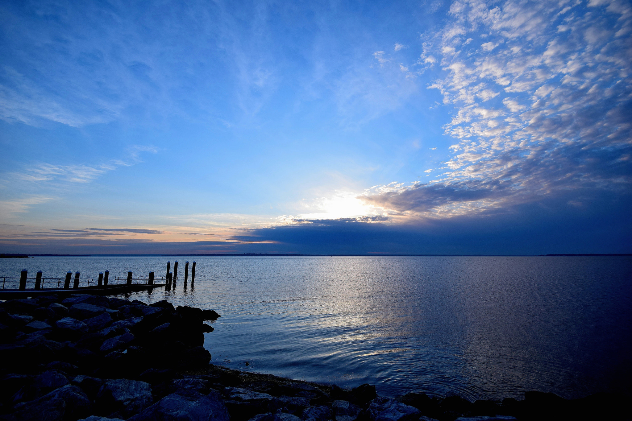 Sigma 10-20mm F4-5.6 EX DC HSM sample photo. The blue hour photography