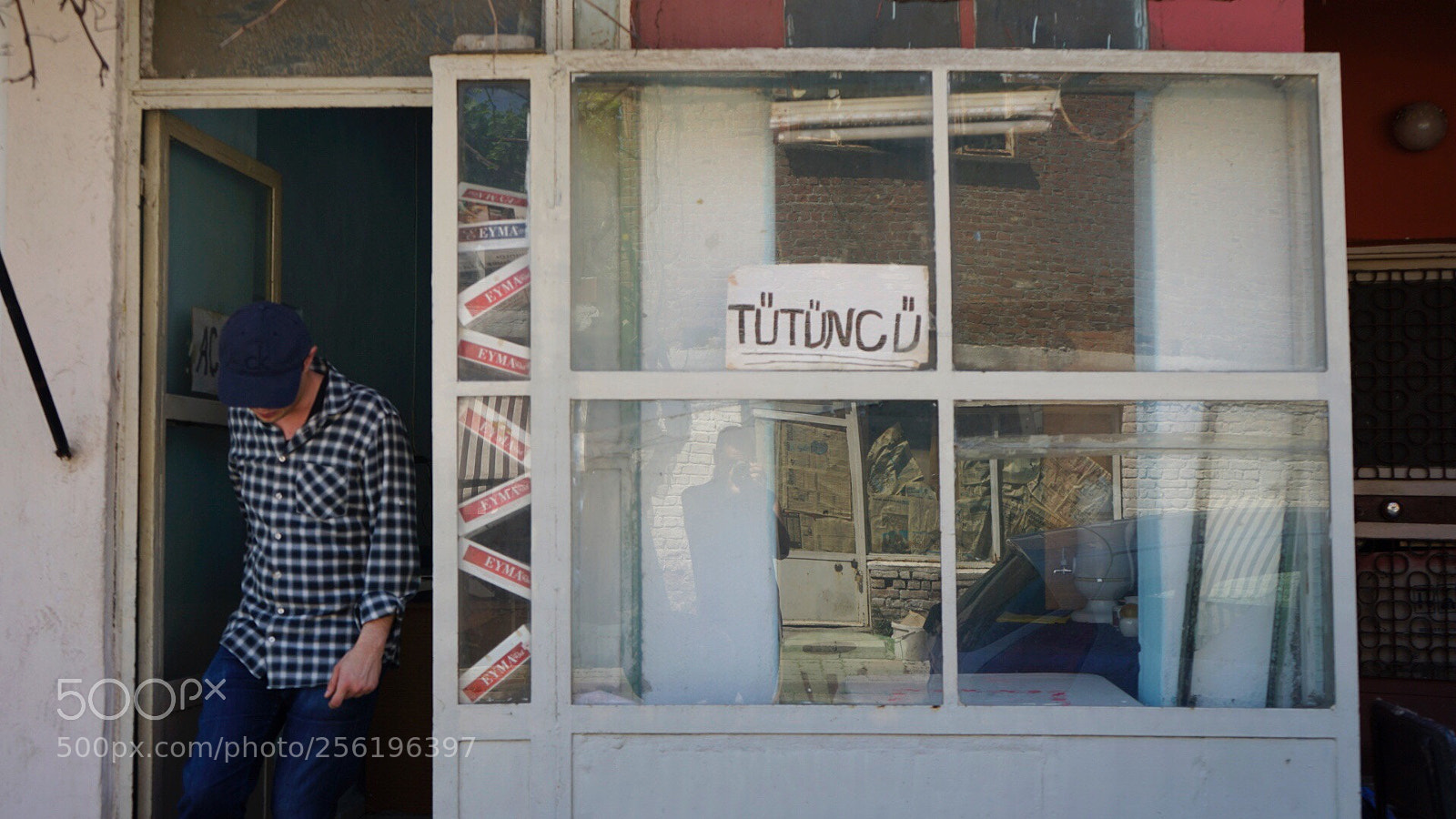 Sony a7 II sample photo. Tobacco shop photography