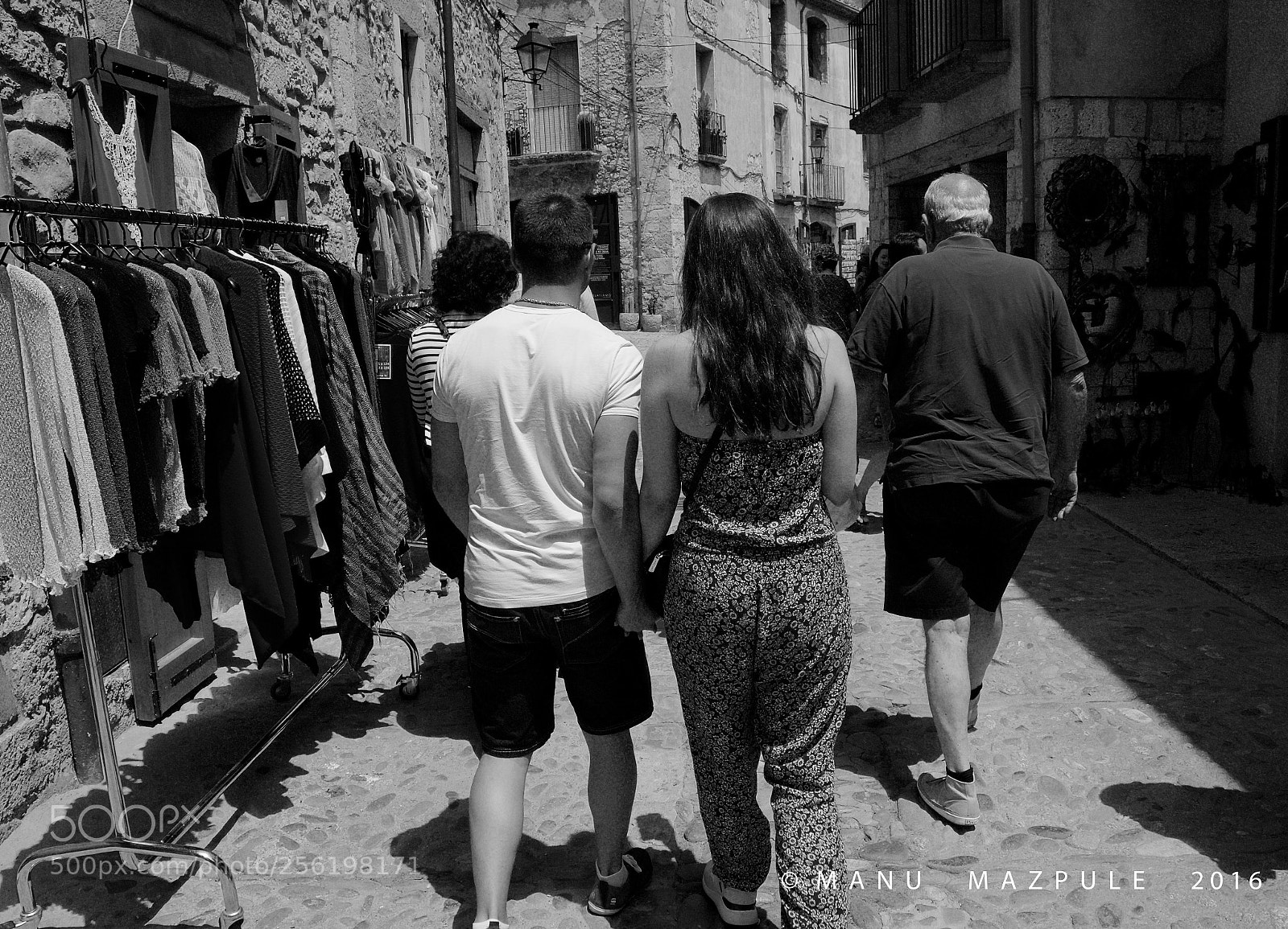 Canon EOS 70D sample photo. 330. girona. catalunya... people... photography