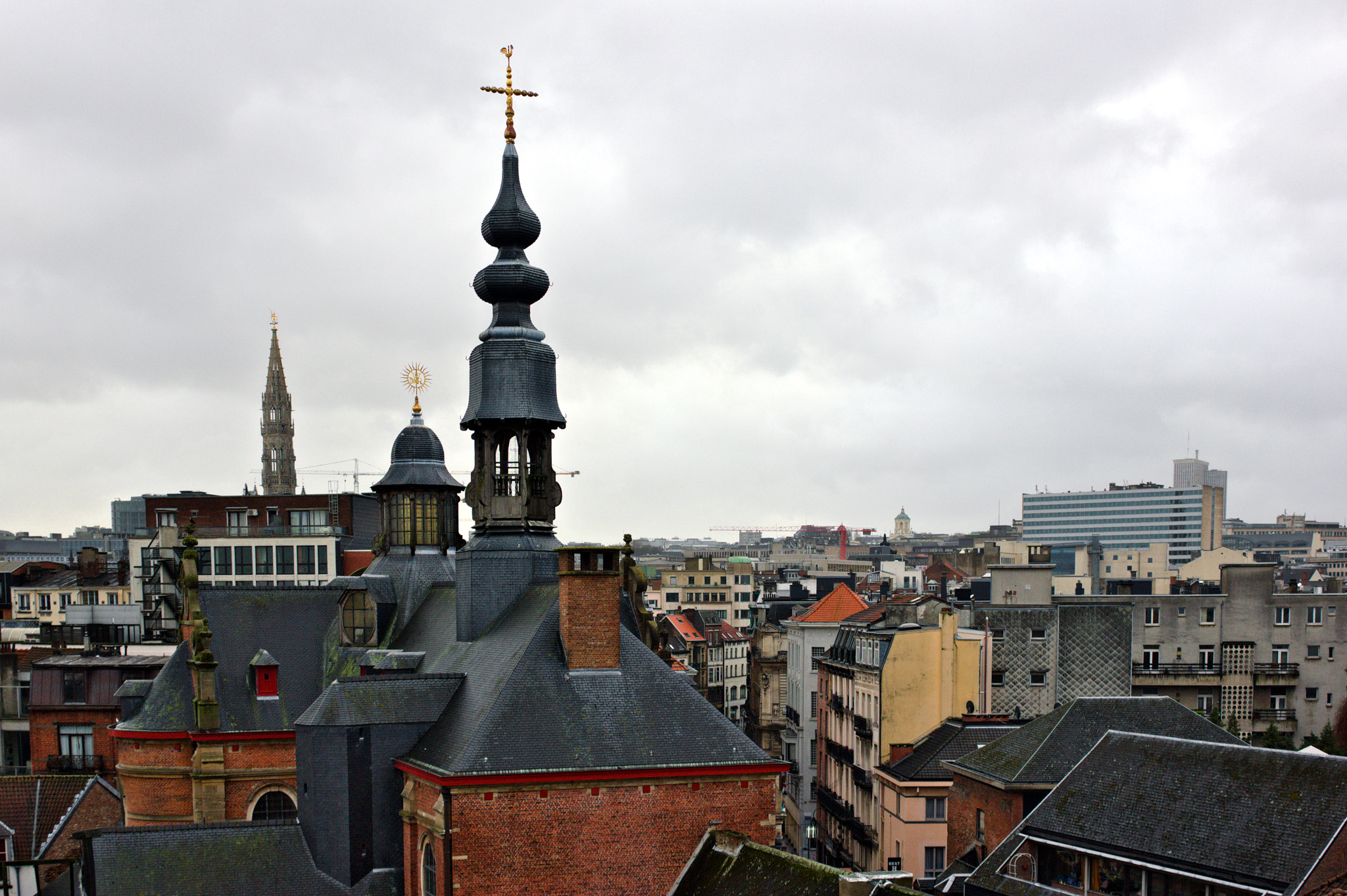 Canon EOS 550D (EOS Rebel T2i / EOS Kiss X4) sample photo. Neighbourhood in brussels photography