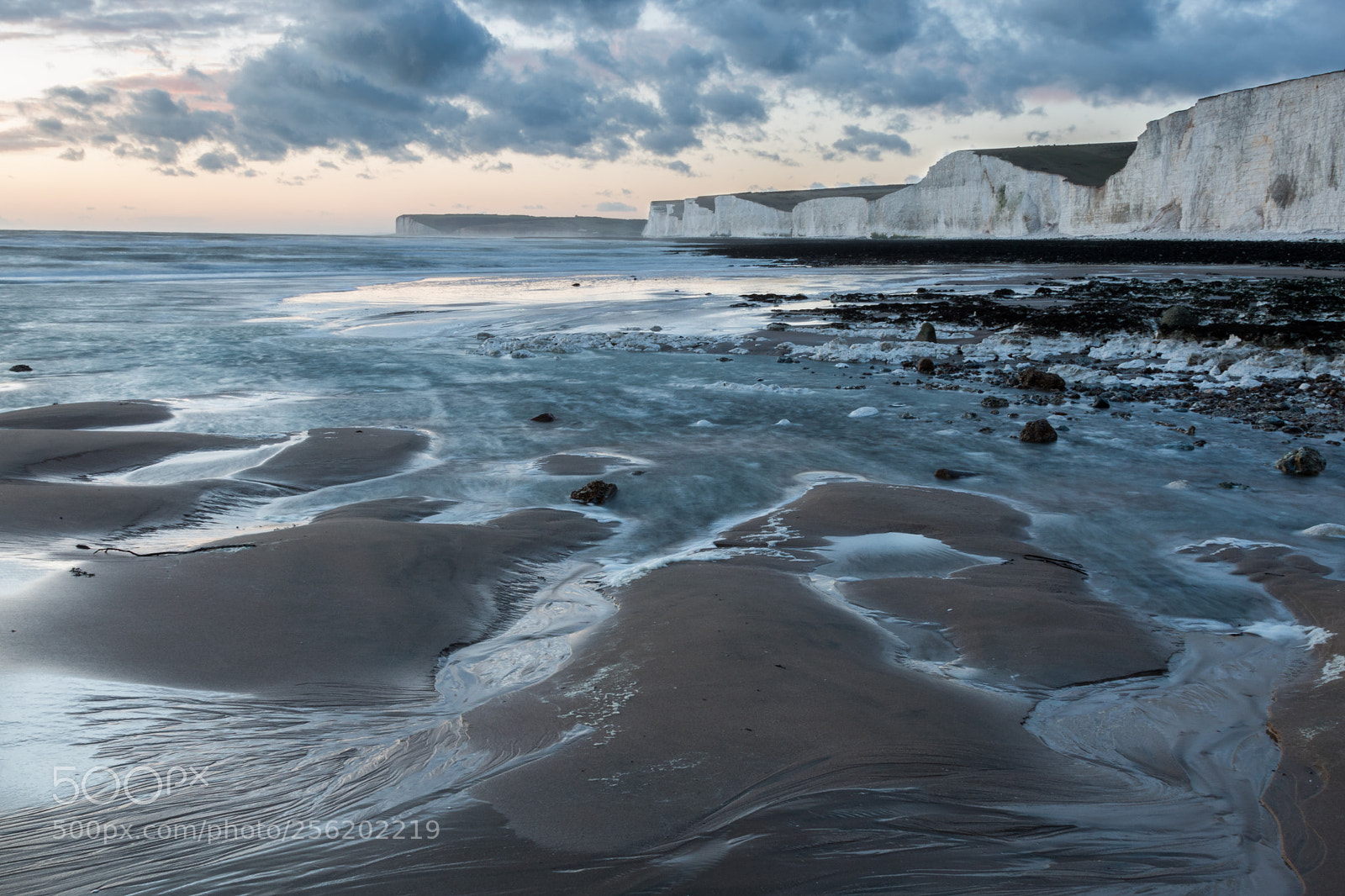 Canon EOS 750D (EOS Rebel T6i / EOS Kiss X8i) sample photo. Birling gap photography