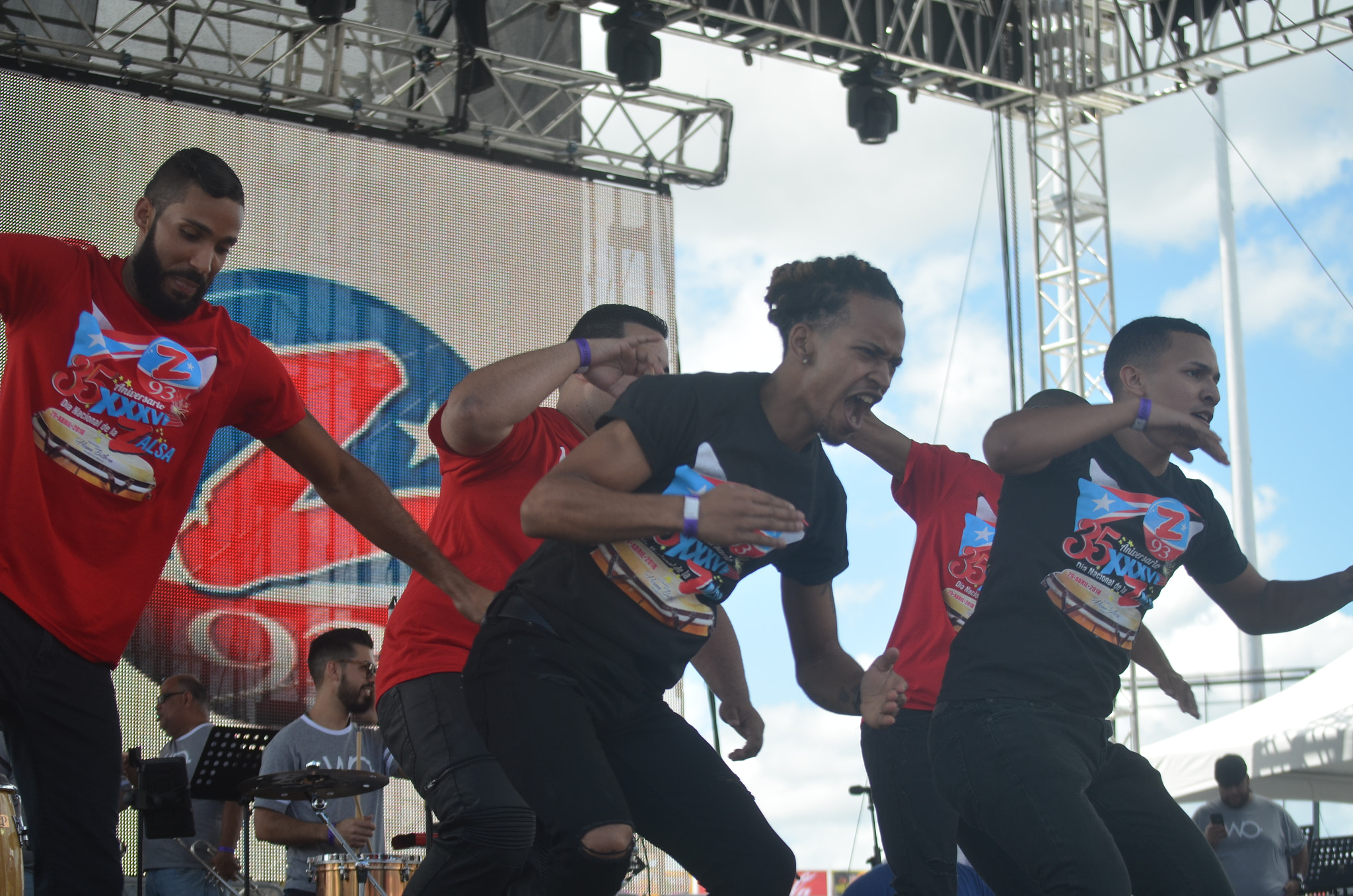 Nikon D5100 sample photo. Salsa photography