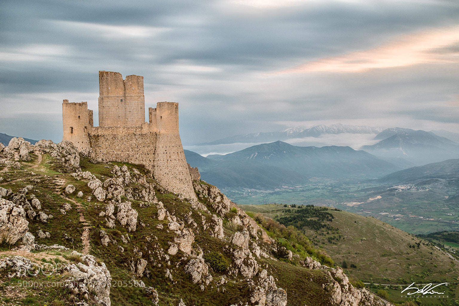 Canon EOS 7D Mark II sample photo. La torre - rocca photography