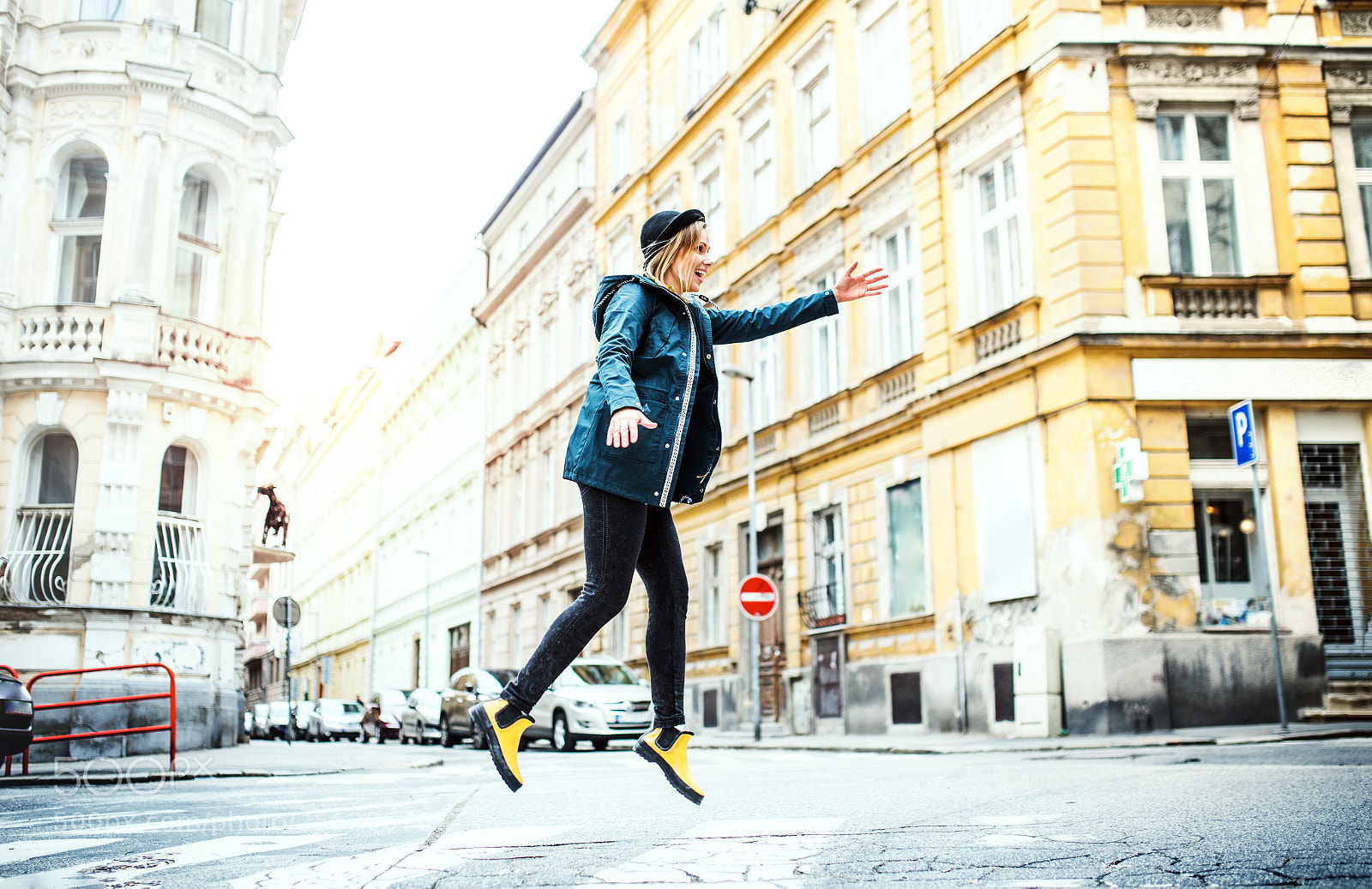 Nikon D5 sample photo. Young woman jumping on photography