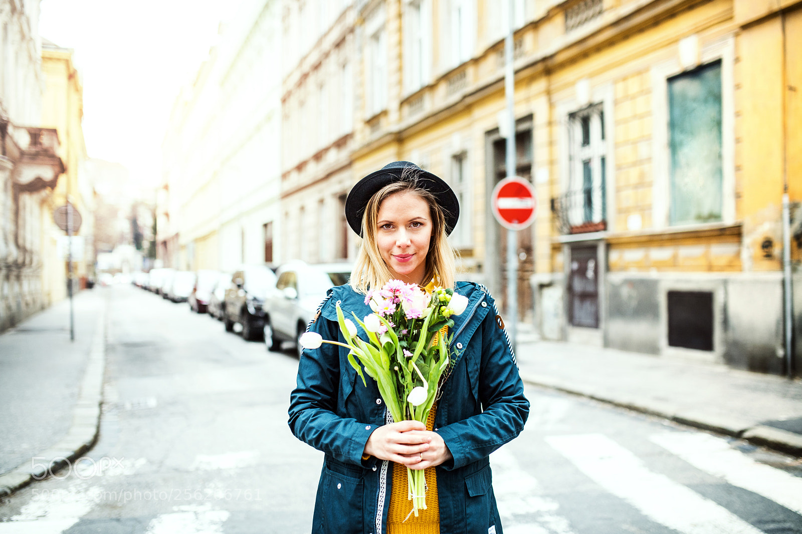 Nikon D5 sample photo. Young woman with flowers photography