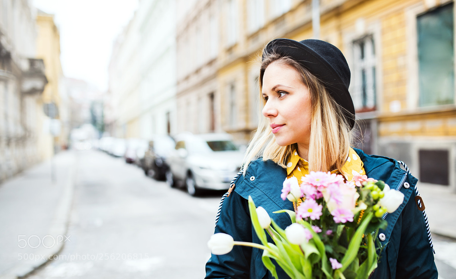 Nikon D5 sample photo. Young woman with flowers photography