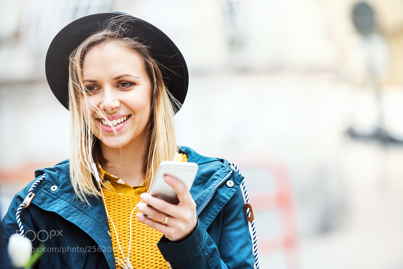 Nikon D5 sample photo. Young woman with smartphone photography