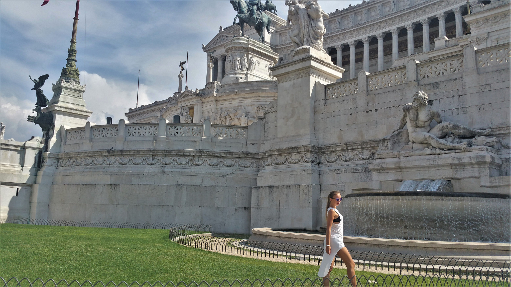 Samsung Galaxy Note Edge sample photo. Lady and rome photography