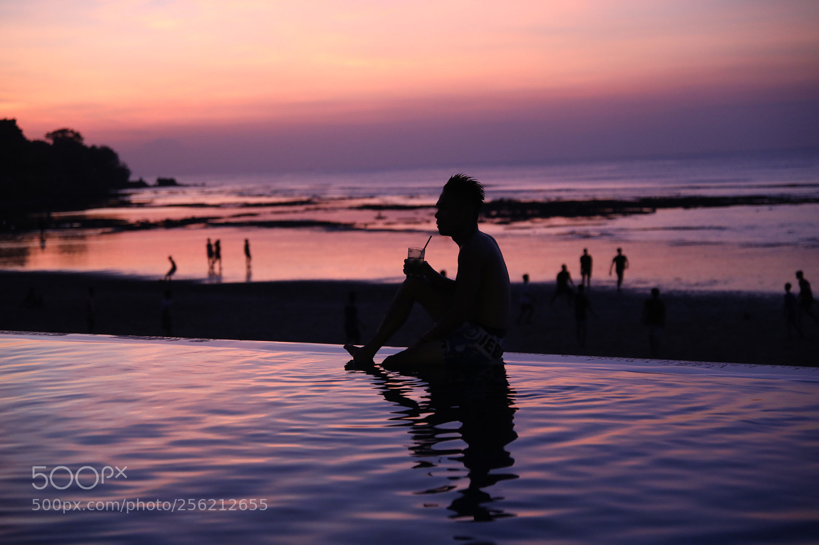 Canon EOS 5D Mark IV sample photo. Beach pool cocktail photography