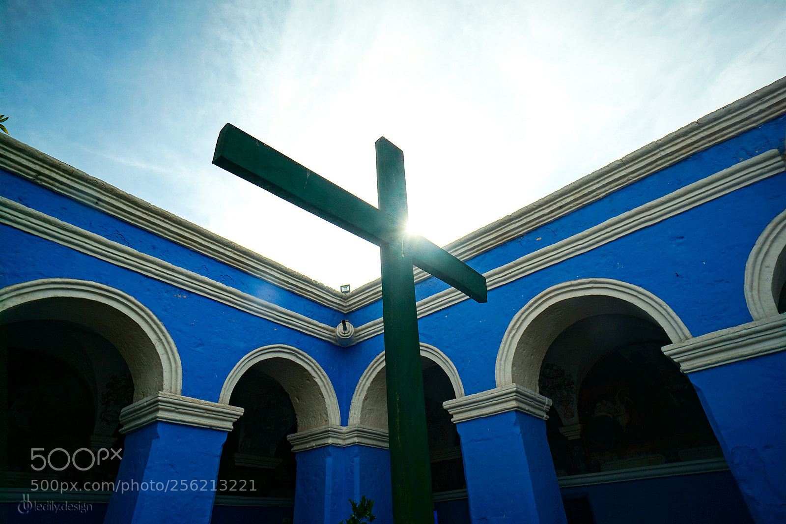 Sony a6000 sample photo. Cross photography