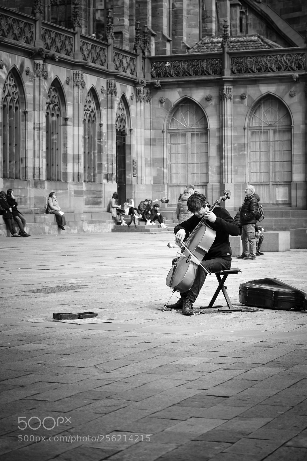Fujifilm X-T20 sample photo. Busker (du spieltest cello) photography