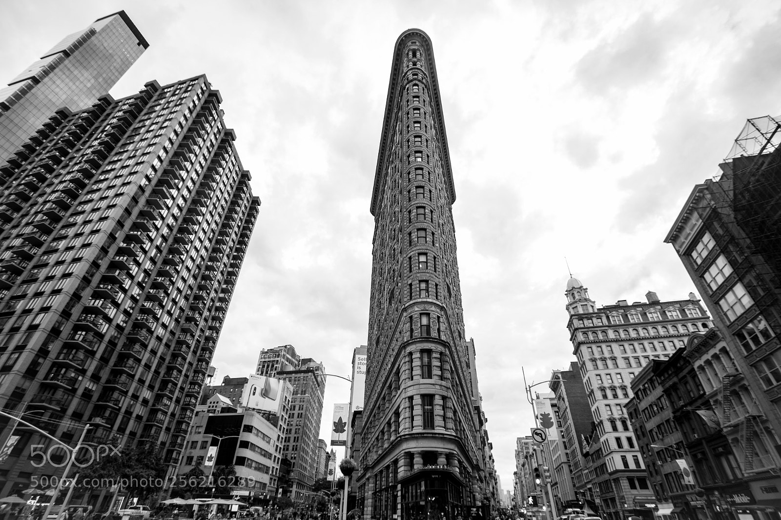 Canon EOS 750D (EOS Rebel T6i / EOS Kiss X8i) sample photo. Flatiron photography