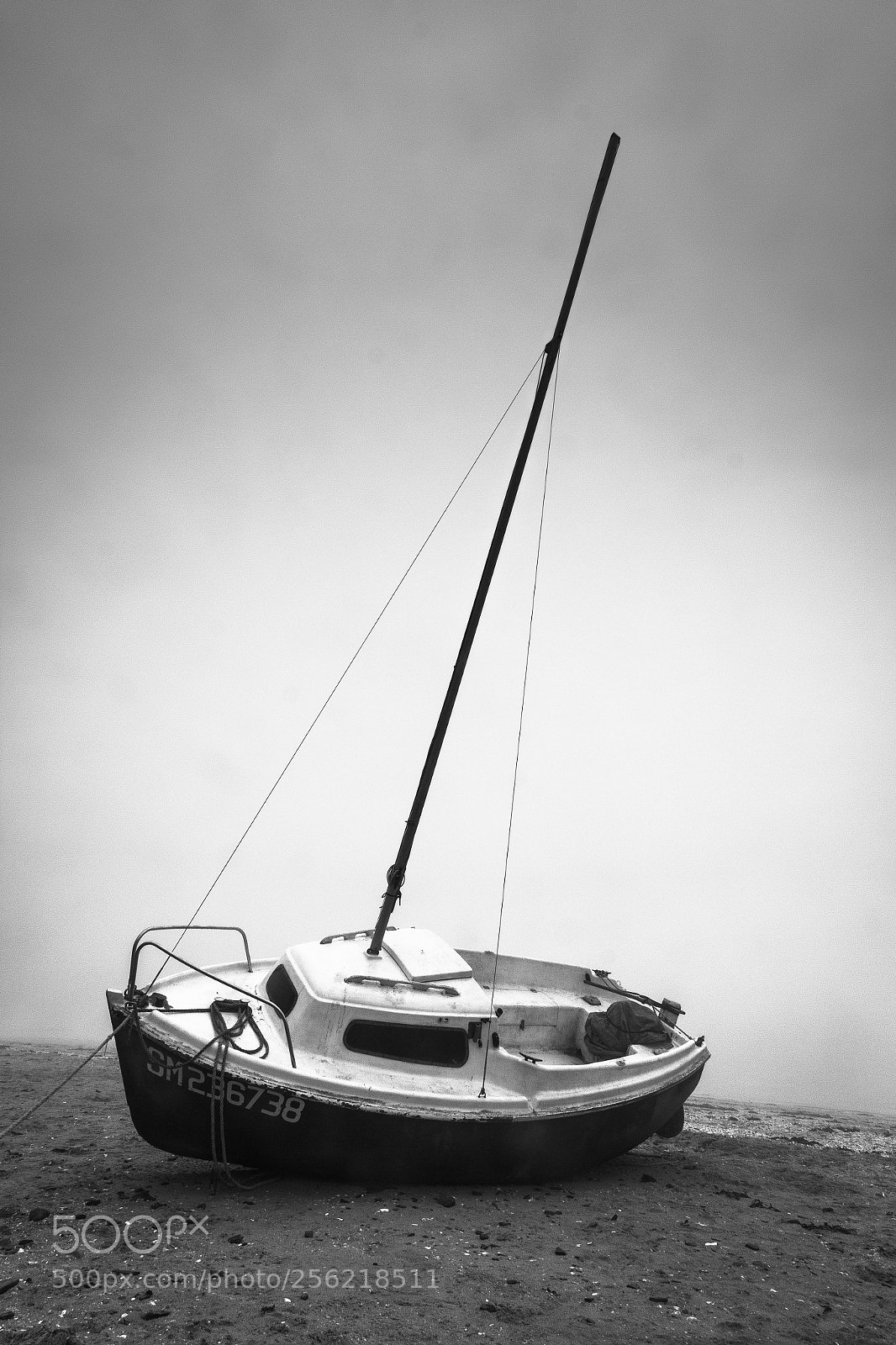 Canon EOS 600D (Rebel EOS T3i / EOS Kiss X5) sample photo. Lost boat photography