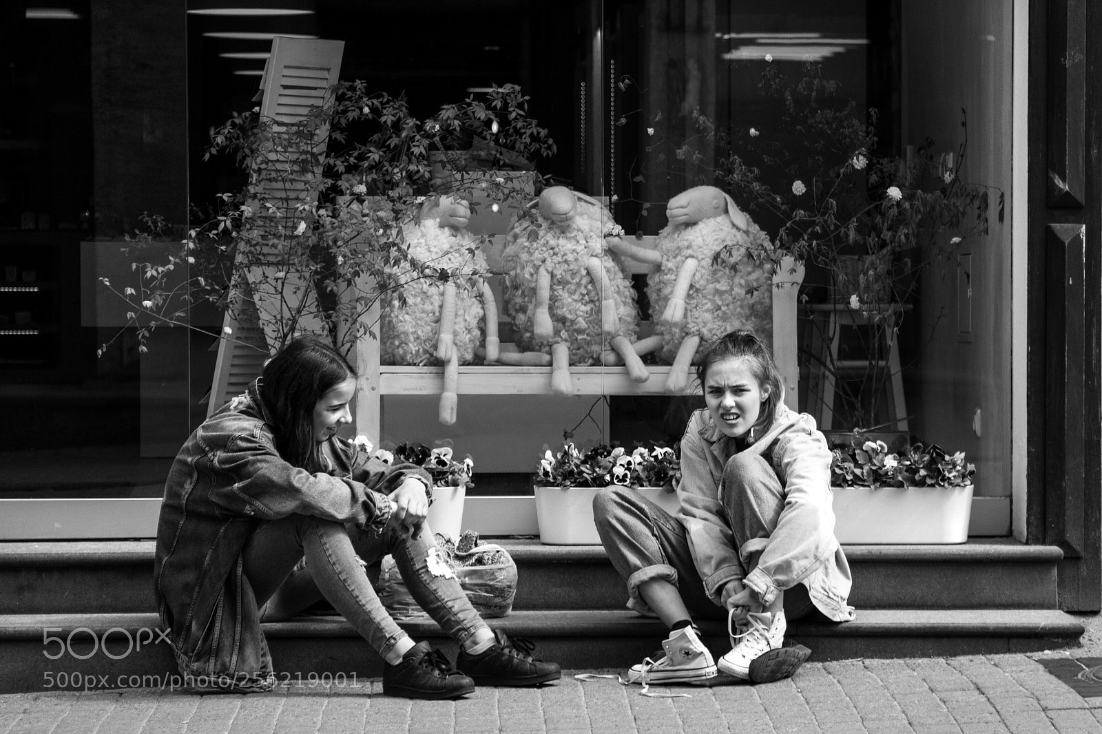 Canon EOS 7D sample photo. Street shoes photography