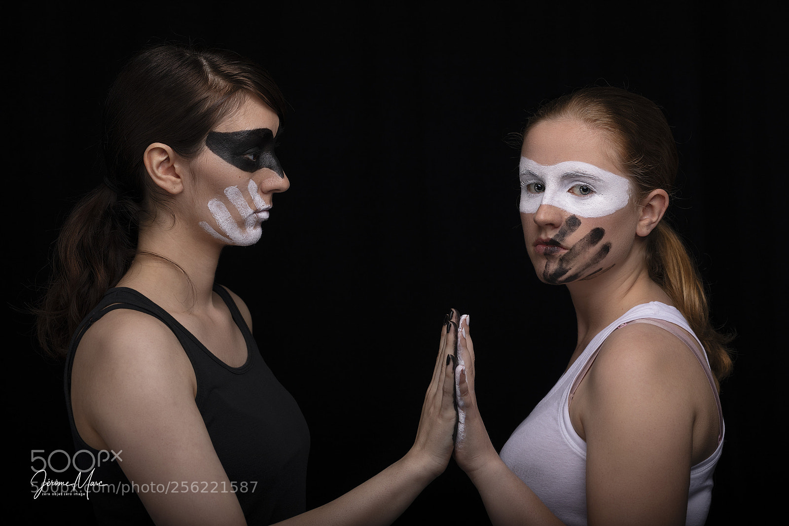 Canon EOS 5D Mark IV sample photo. Black & white girls photography