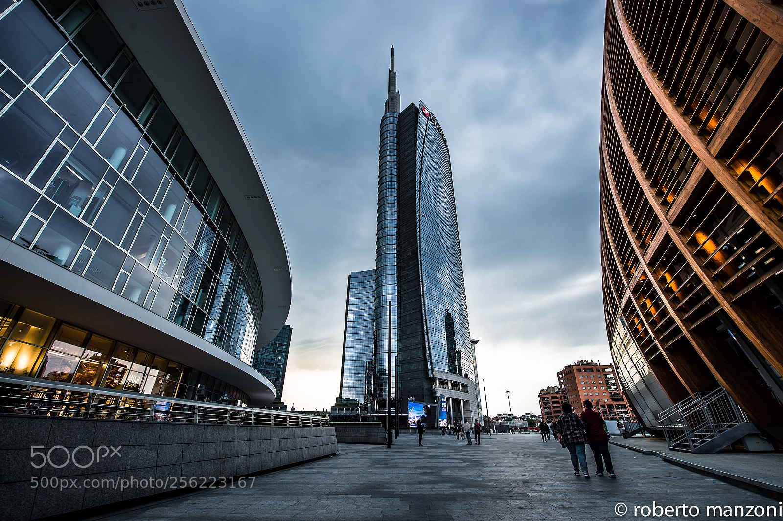 Nikon D4 sample photo. Milano piazza gae aulenti photography