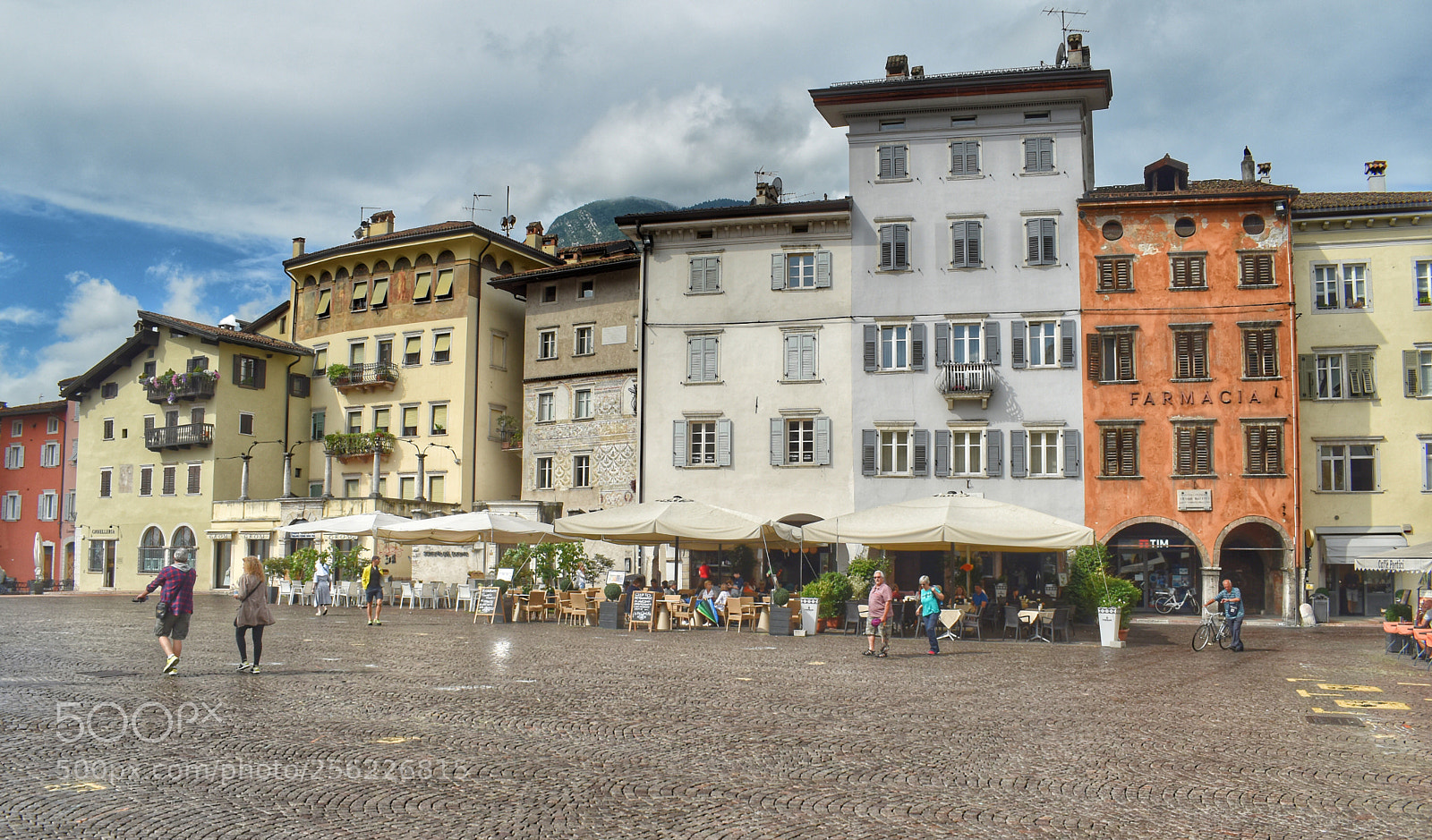 Nikon D5500 sample photo. Piazza duomo, trento, italia photography