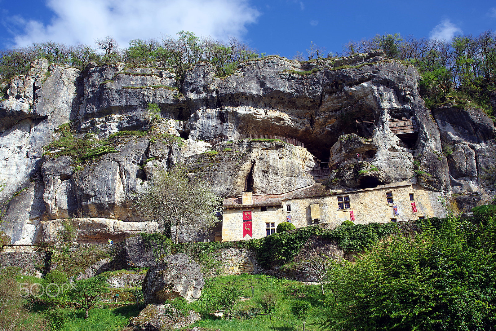 Tokina 19-35mm F3.5-4.5 AF sample photo. La maison forte de reignac photography