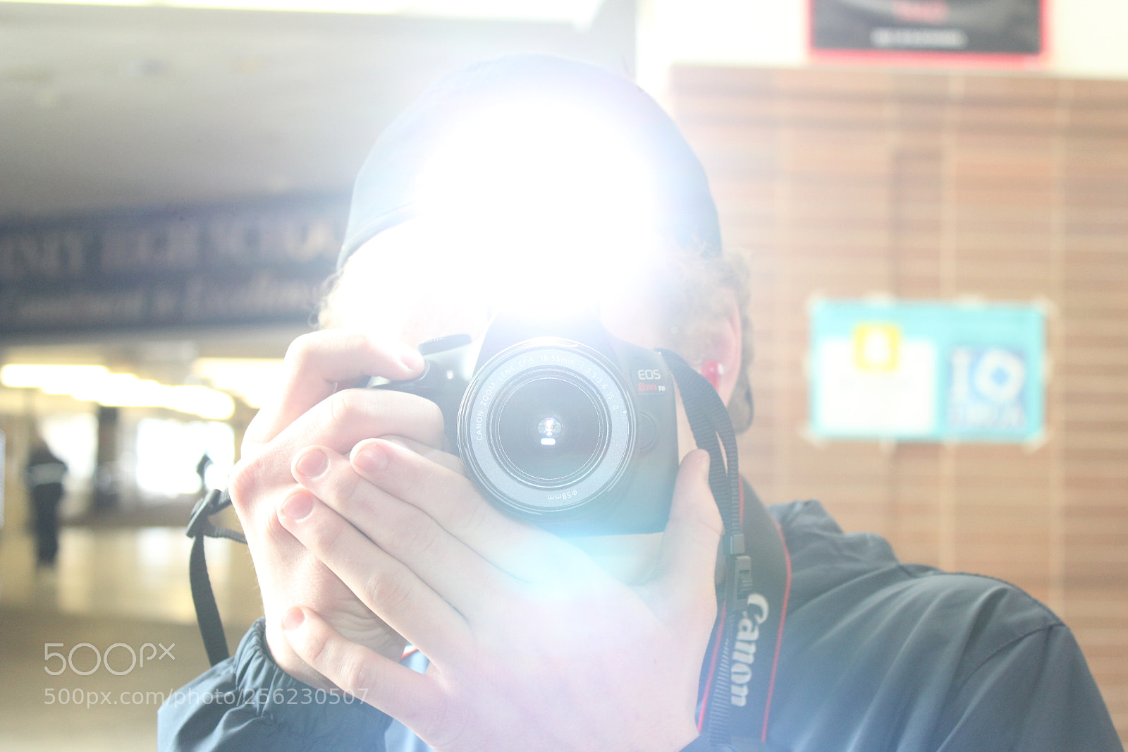 Canon EOS 1200D (EOS Rebel T5 / EOS Kiss X70 / EOS Hi) sample photo. Camera flash photography