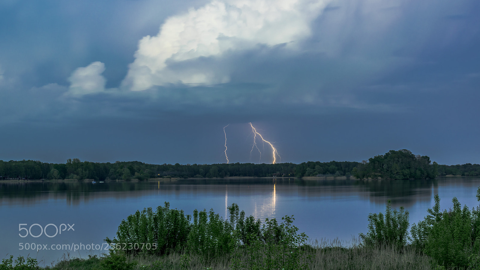Nikon D5300 sample photo. Lightning over the lake photography