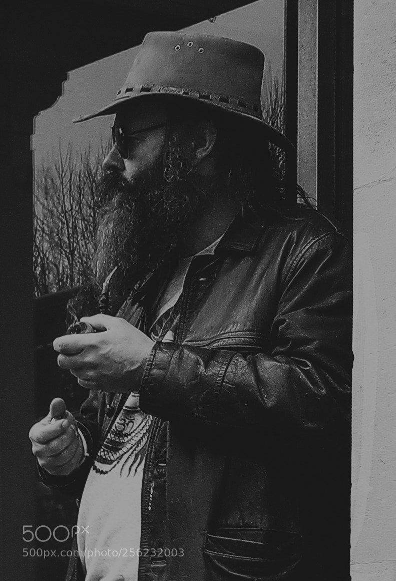 Ricoh GR II sample photo. The smoker photography