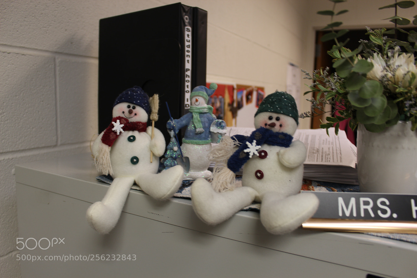 Canon EOS 1200D (EOS Rebel T5 / EOS Kiss X70 / EOS Hi) sample photo. Three snowman chilling photography