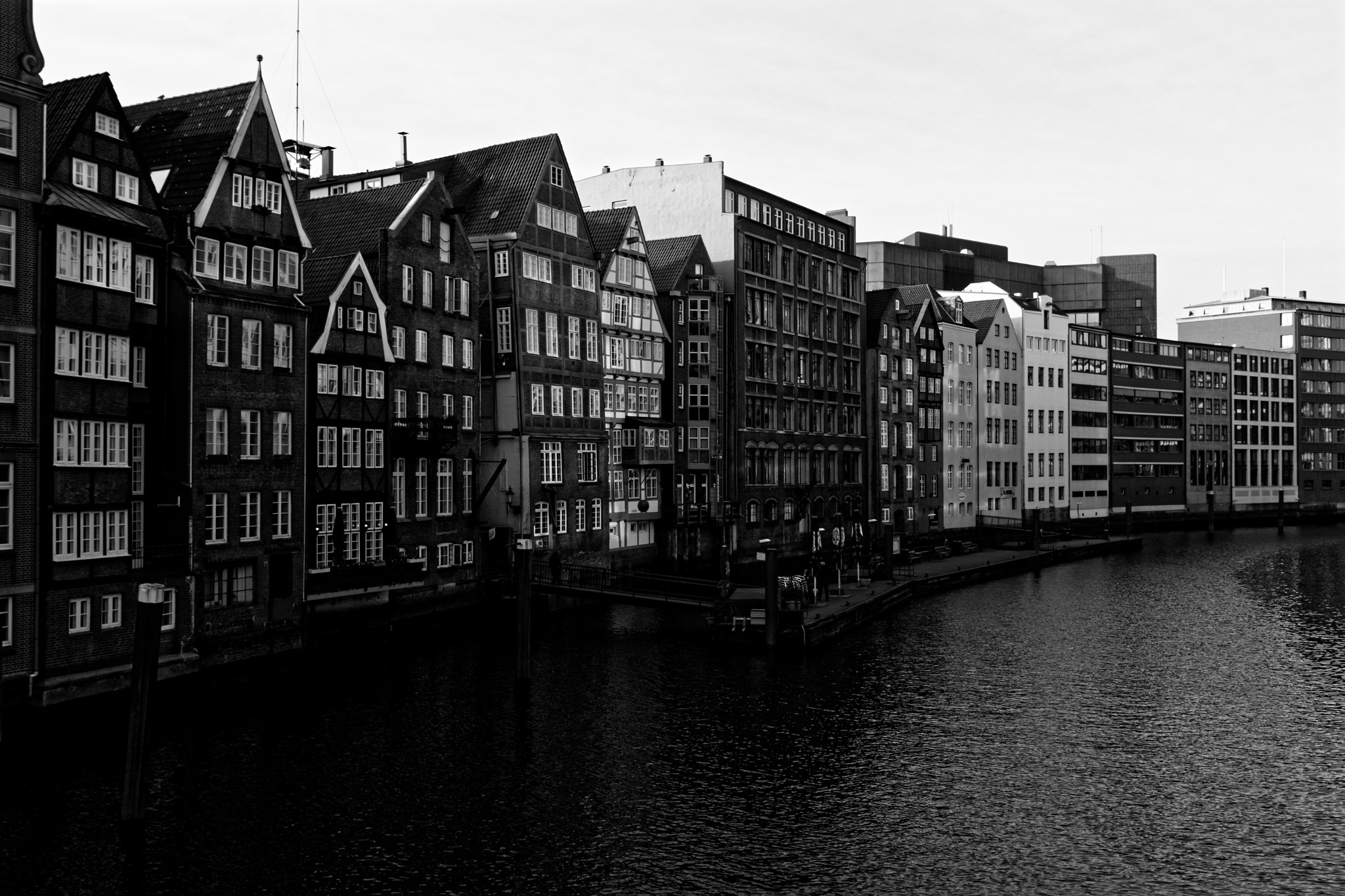 Tamron SP AF 17-50mm F2.8 XR Di II LD Aspherical (IF) sample photo. B&w hamburg photography