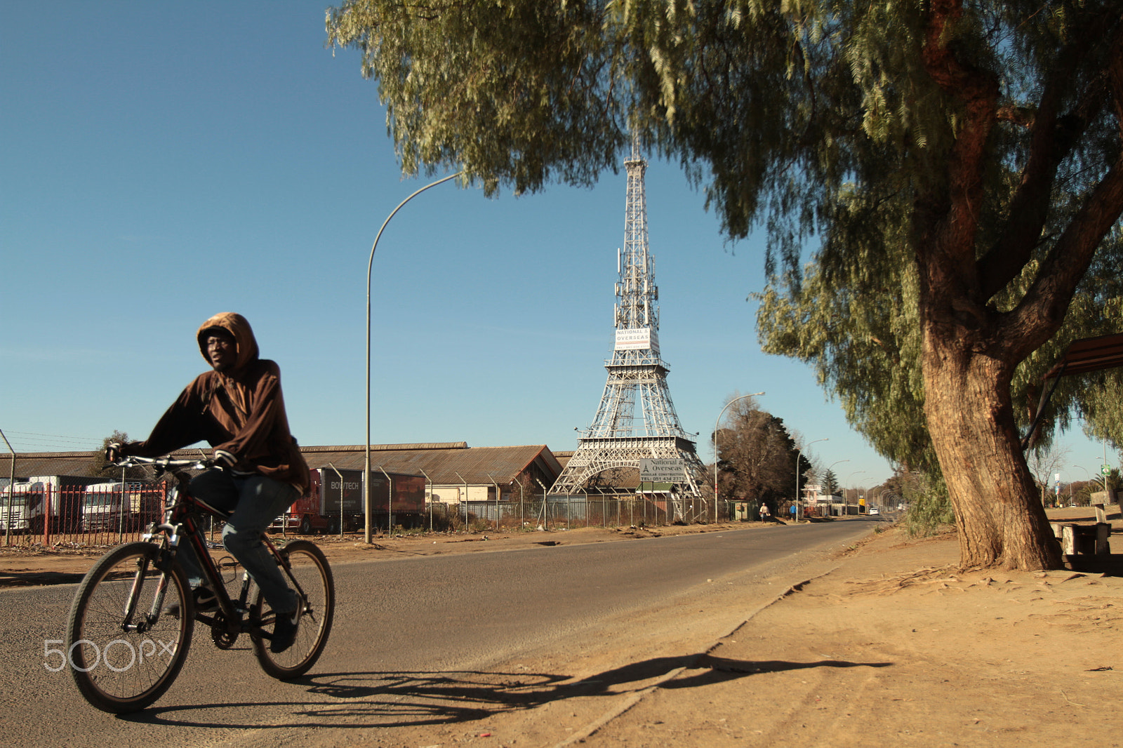 Canon EOS 7D + Canon EF 16-35mm F2.8L USM sample photo. Eiffel tower replica in bloemfontein, south africa.photograph: john hogg09 august 2016. photography