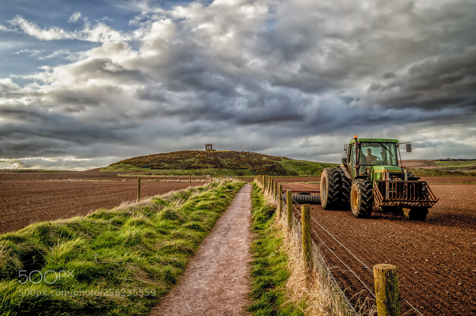 Nikon D3200 sample photo. Stonehaven war memorial viewed photography