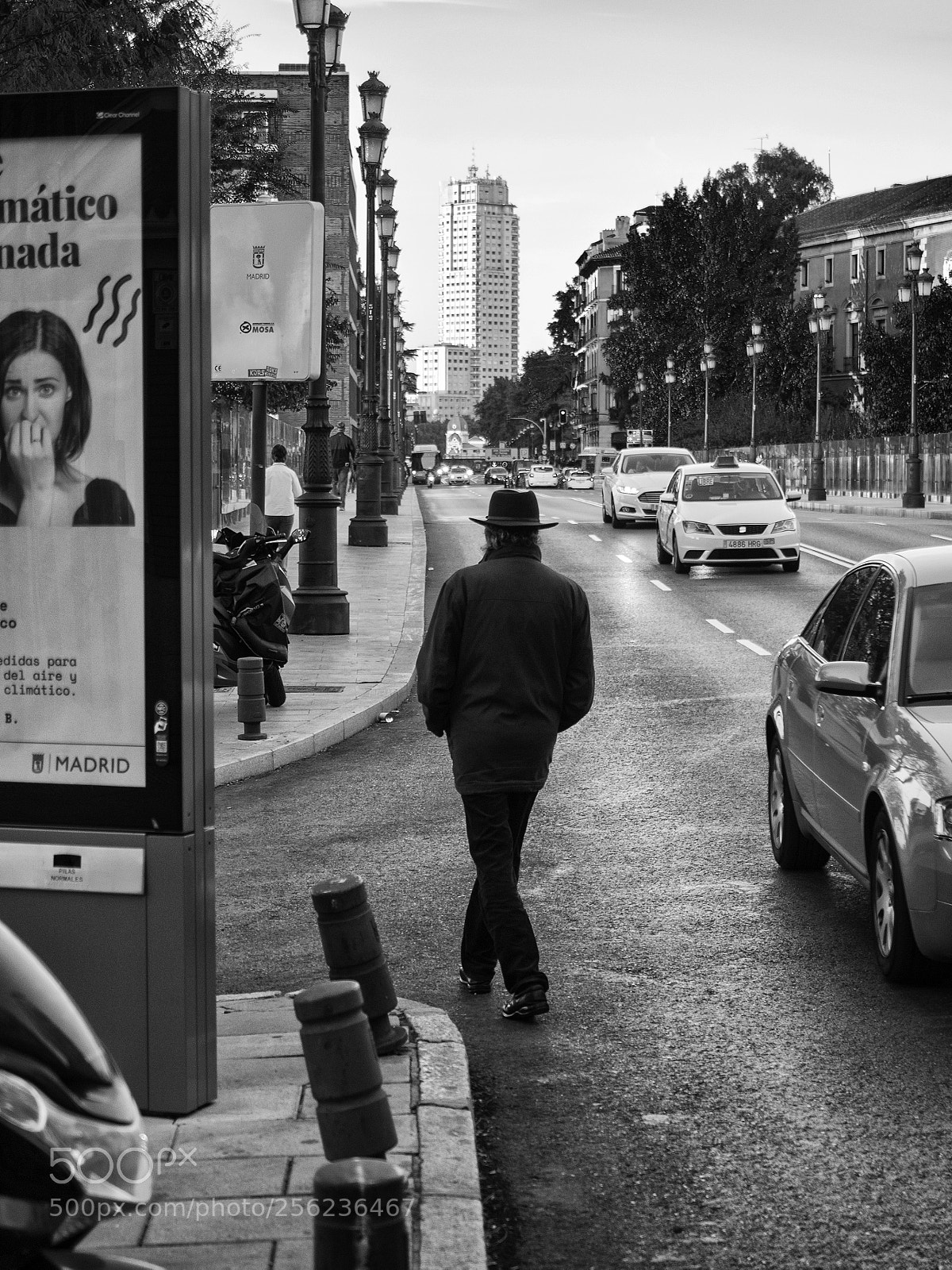 Olympus OM-D E-M1 sample photo. Street, madrid, spain photography
