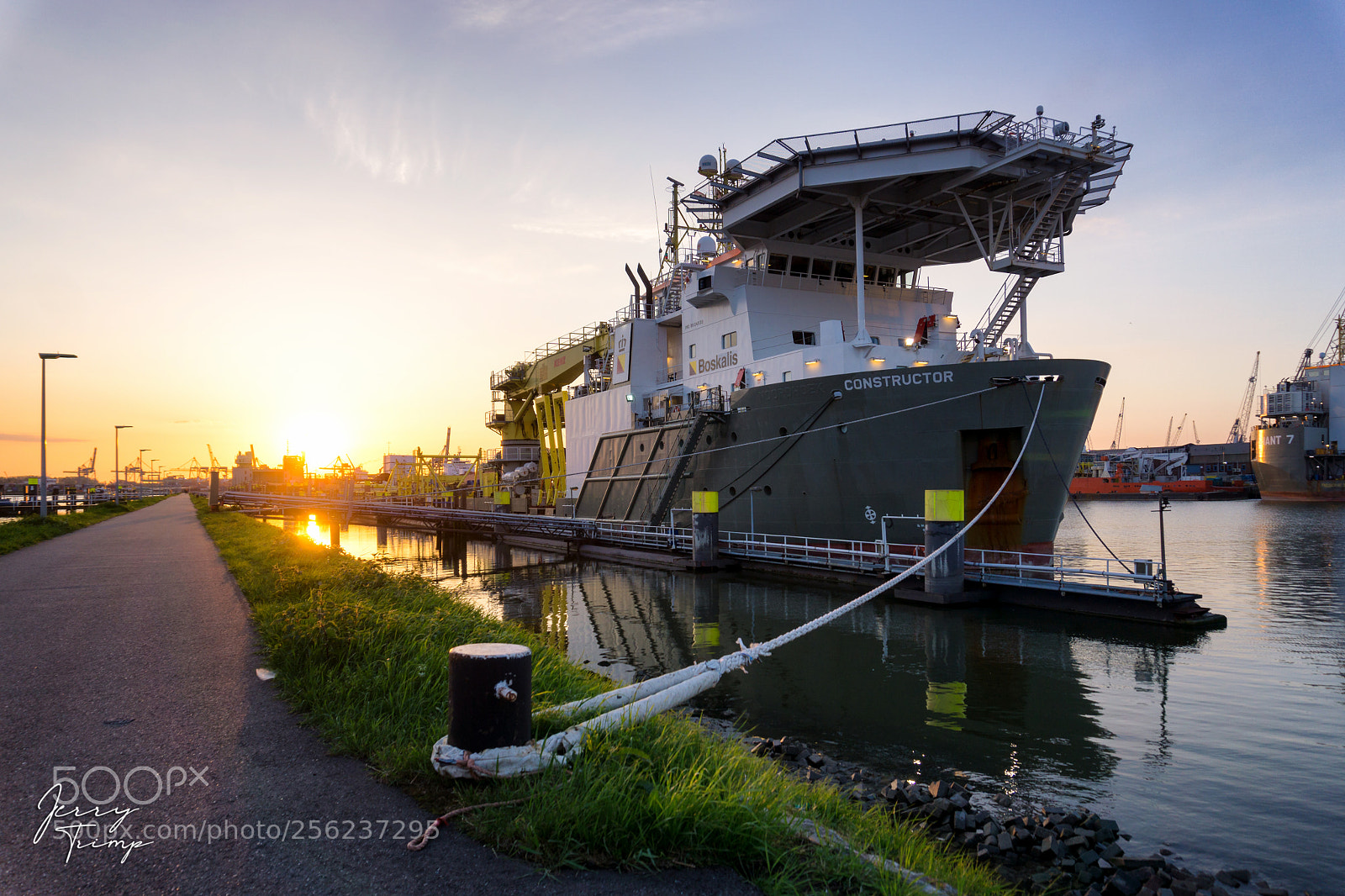 Sony a6000 sample photo. The constructor photography