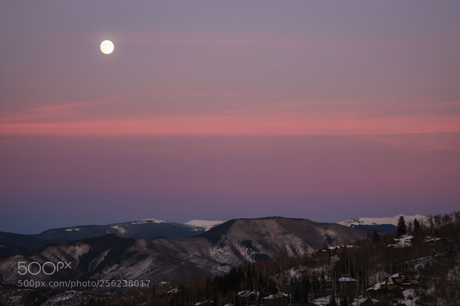 Canon EOS 600D (Rebel EOS T3i / EOS Kiss X5) sample photo. Moonrise photography