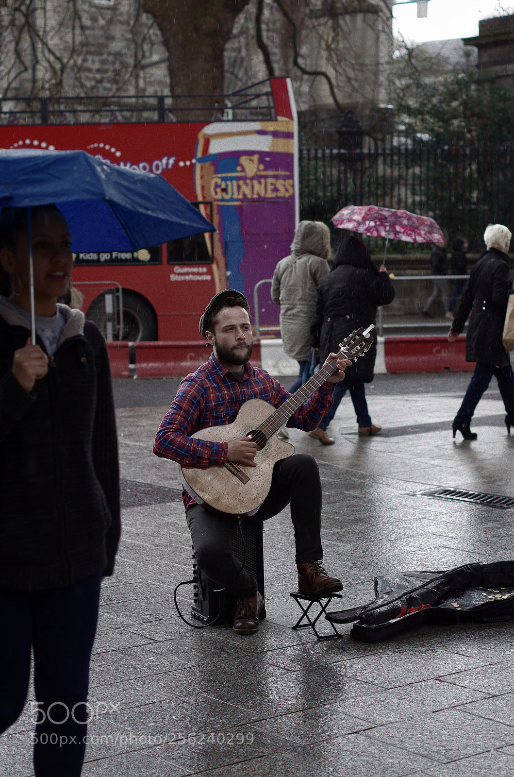 Pentax K-5 sample photo. Singing in the rain photography