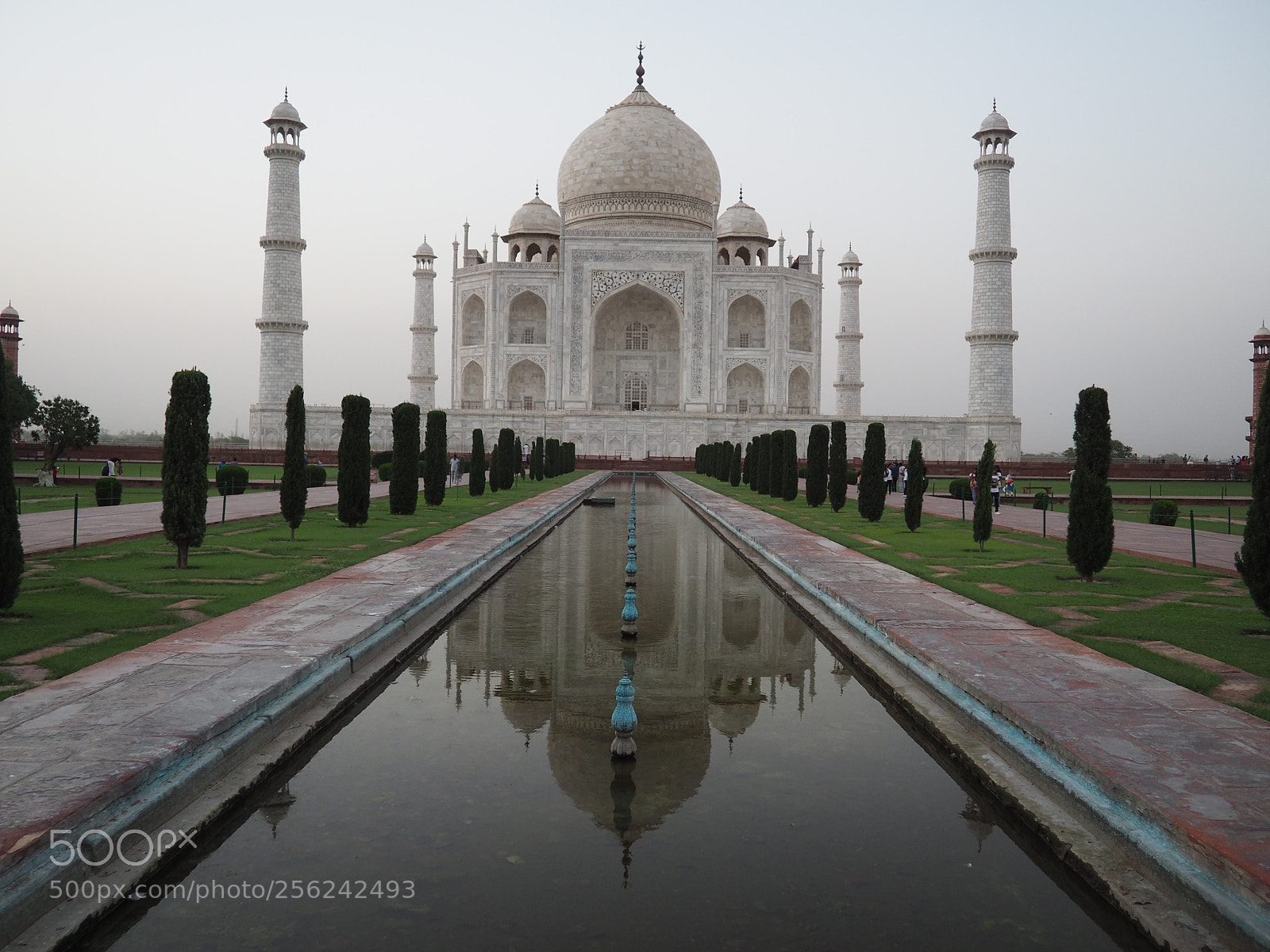 Olympus OM-D E-M10 II sample photo. Taj mahal photography