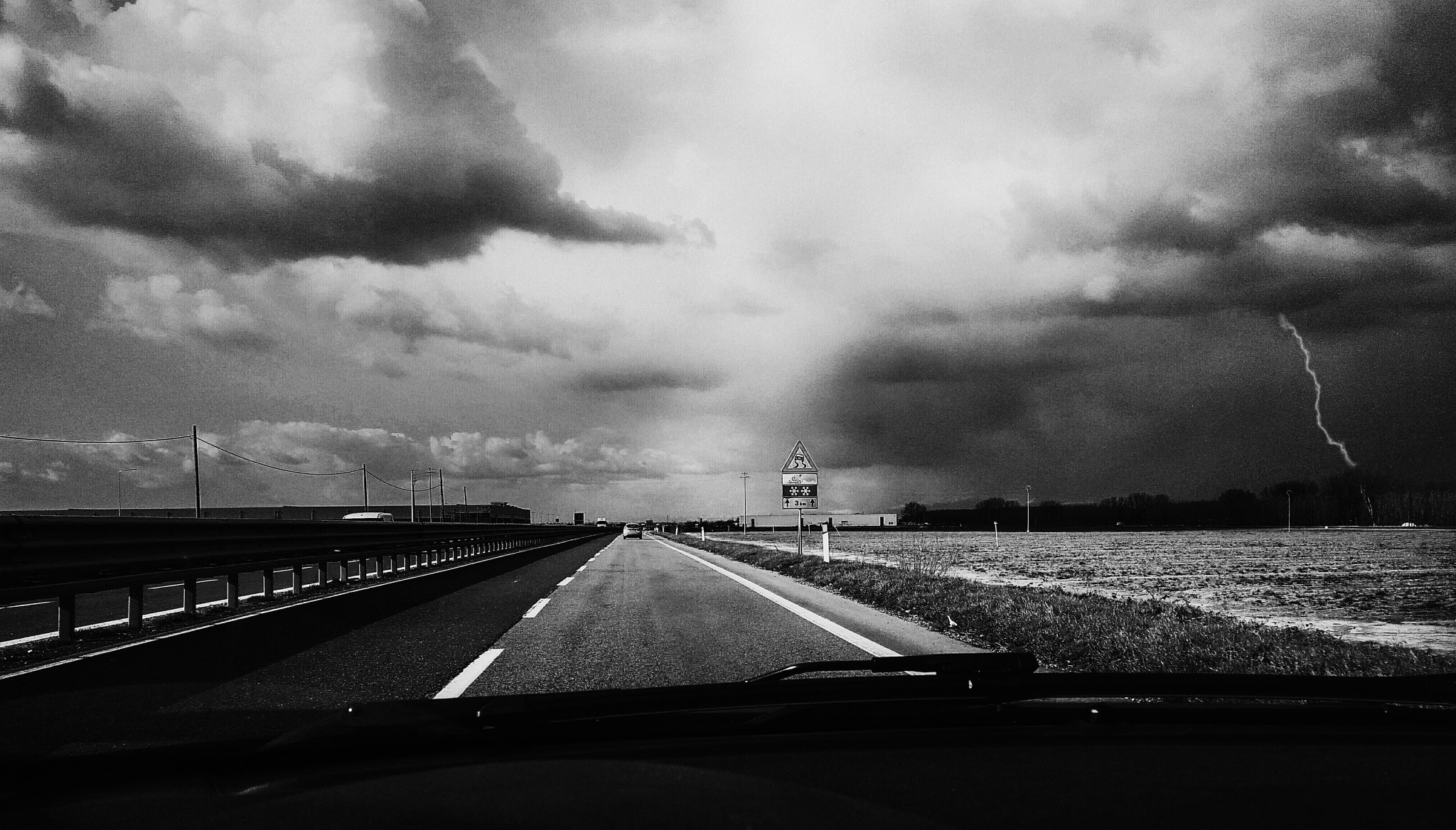 OnePlus ONE E1003 sample photo. On the road photography