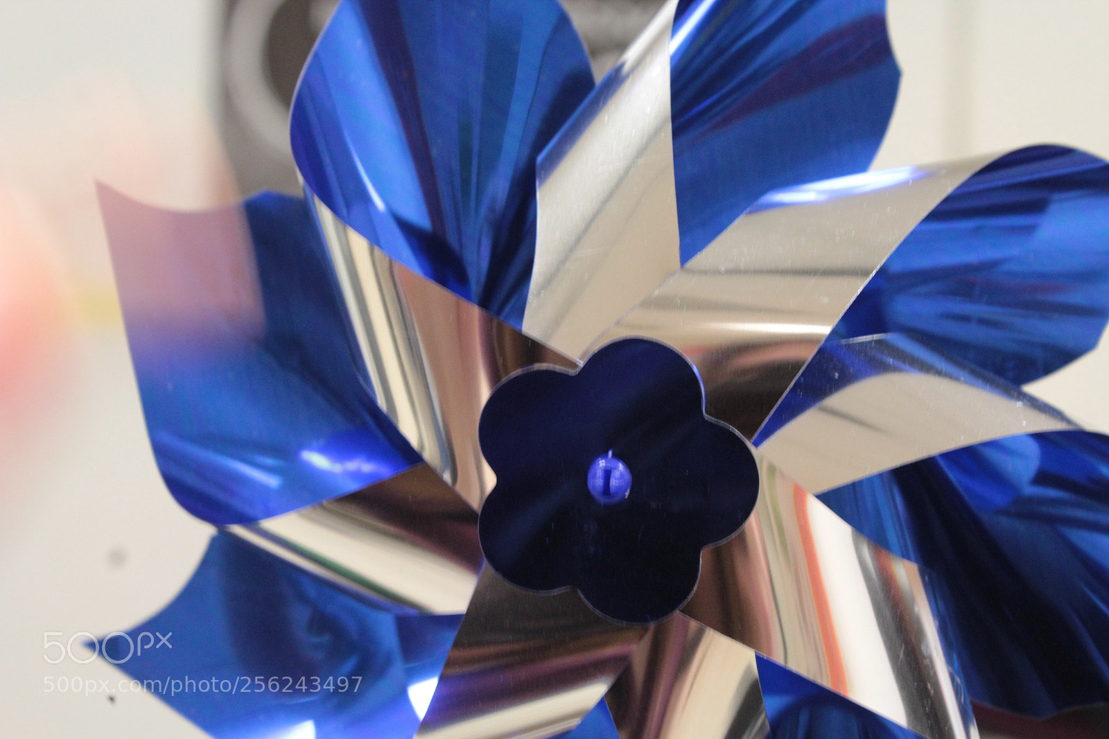 Canon EOS 1200D (EOS Rebel T5 / EOS Kiss X70 / EOS Hi) sample photo. Pin wheel photography