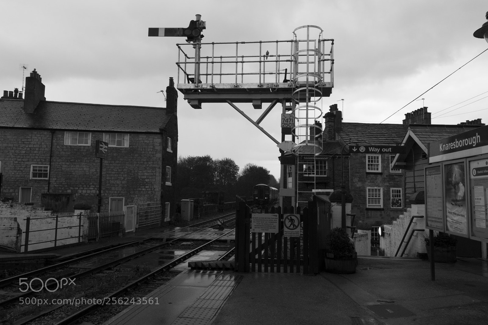 Nikon D3300 sample photo. Knaresborough station photography