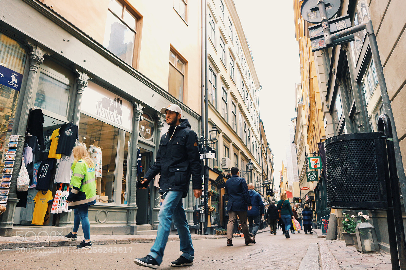 Canon EOS M10 sample photo. Gamla stan photography