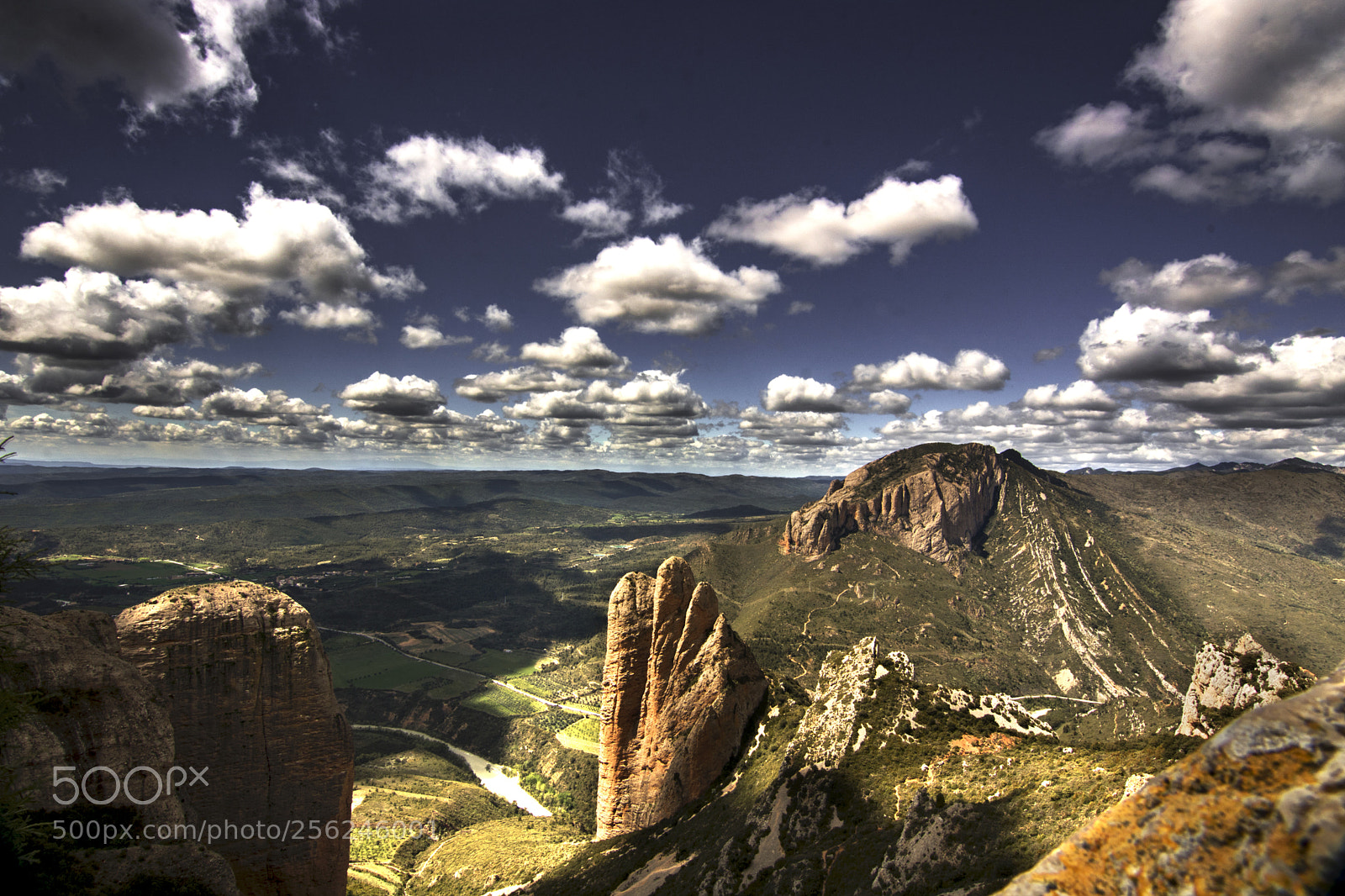 Canon EOS 750D (EOS Rebel T6i / EOS Kiss X8i) sample photo. Mallos de riglos photography
