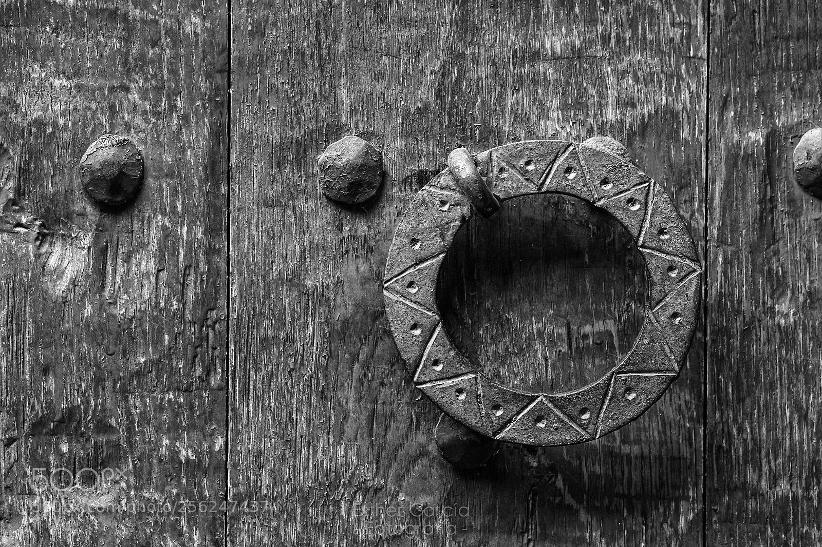 Fujifilm X-T1 sample photo. Behind the door photography