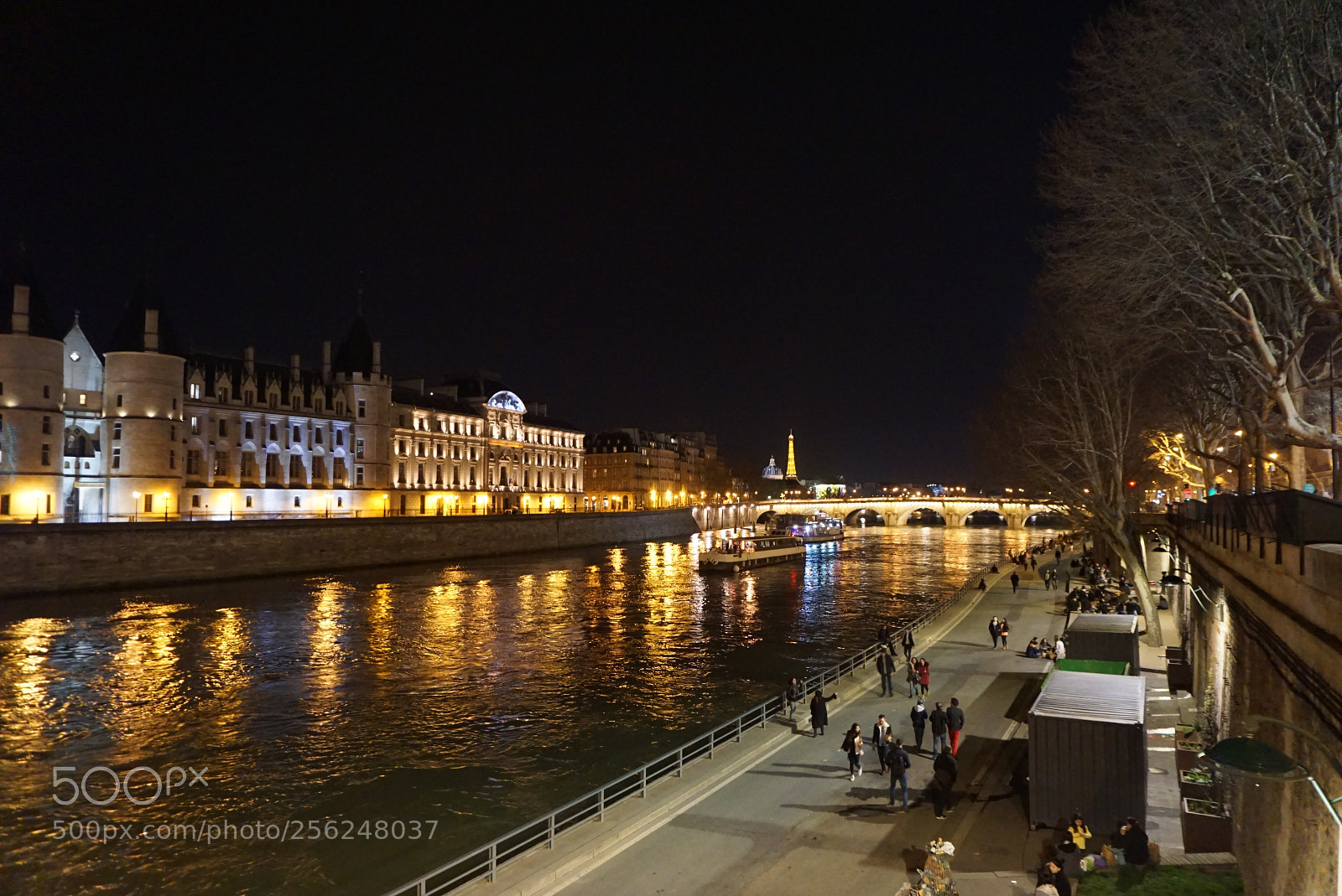 Sony a6000 sample photo. Paris photography