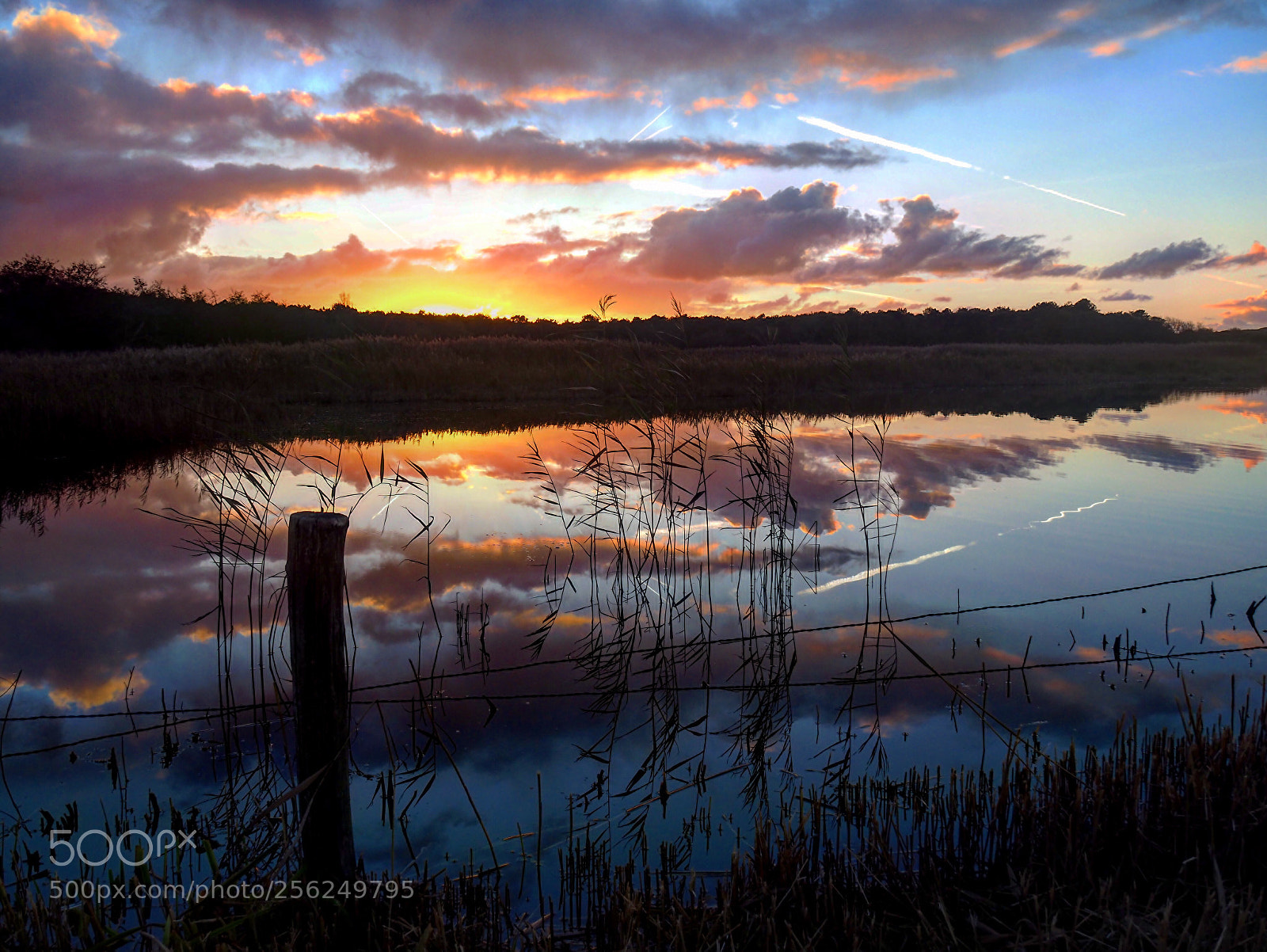 Olympus OM-D E-M10 II sample photo. Huisduinen sunset photography