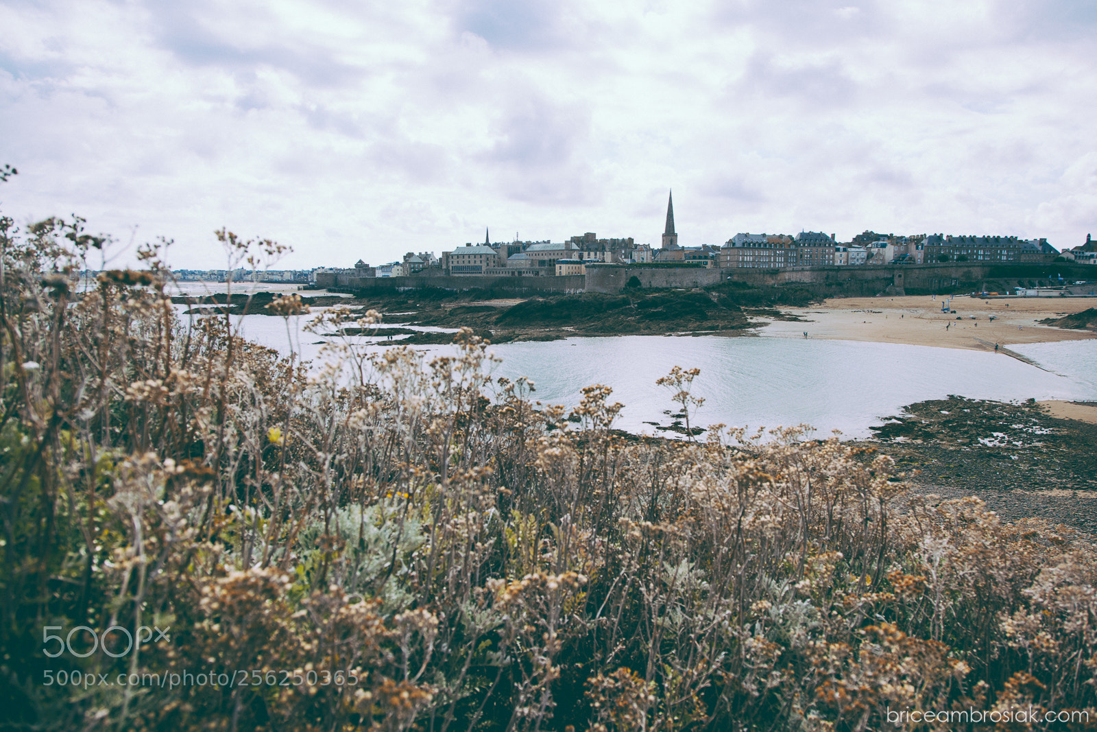 Canon EOS 5D Mark II sample photo. Saint-malo photography
