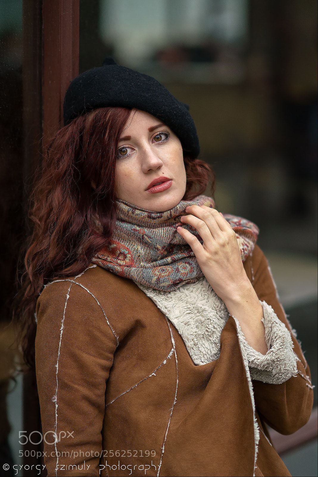 Sony a7R III sample photo. Maddi in french-style streetwear photography
