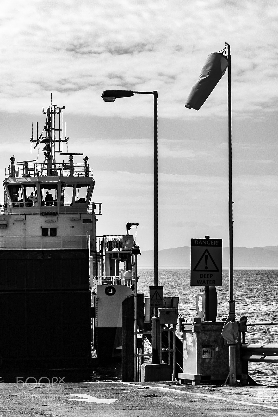 Canon EOS 1300D (EOS Rebel T6 / EOS Kiss X80) sample photo. Ferry to the isle photography
