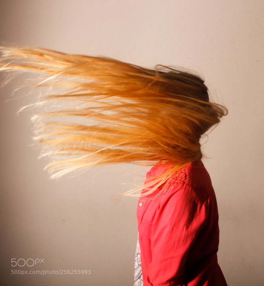 Canon EOS 600D (Rebel EOS T3i / EOS Kiss X5) sample photo. Flying hair photography