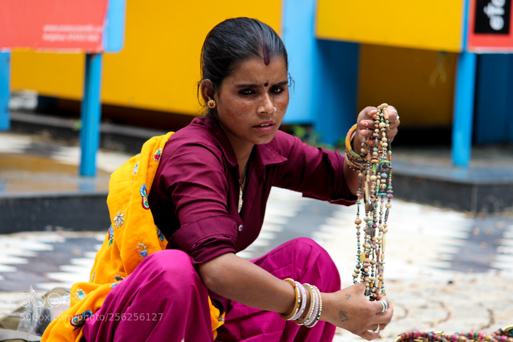 Canon EOS 650D (EOS Rebel T4i / EOS Kiss X6i) sample photo. Merchant woman, kerala, india, 2015 photography