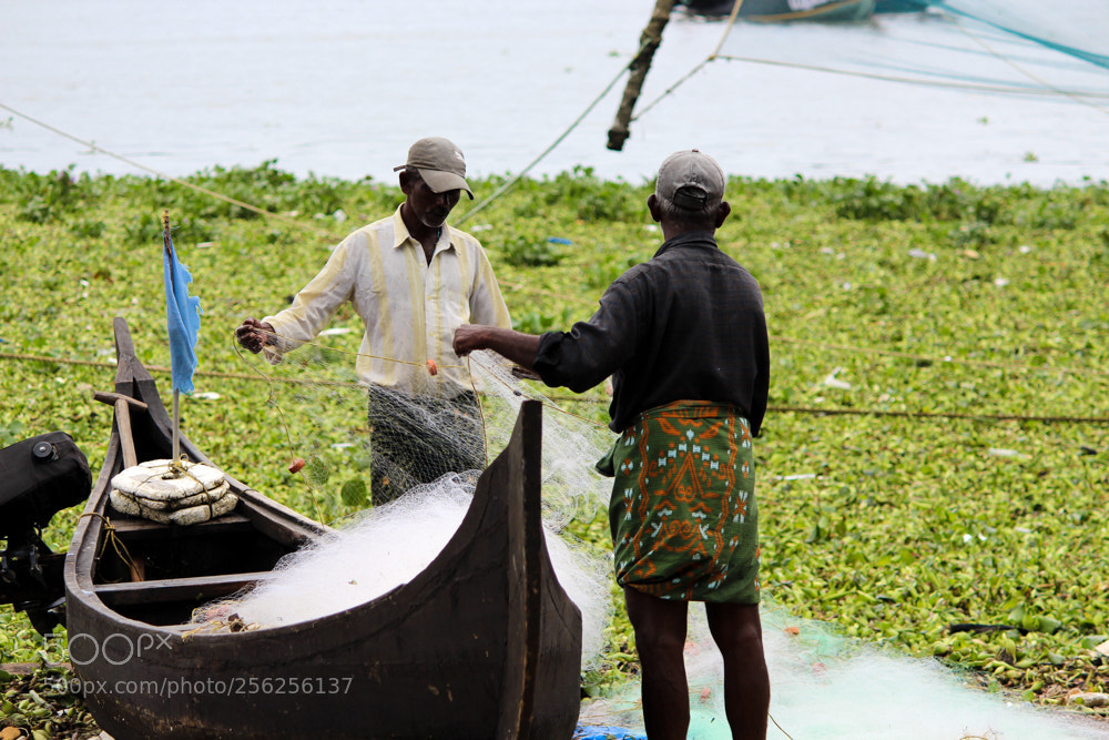 Canon EOS 650D (EOS Rebel T4i / EOS Kiss X6i) sample photo. Fisherman at fort kochi photography